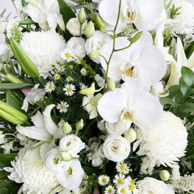 Condolence Flower Stand White Green